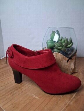 Coach and Four Faux Suede Cuffed Bootie w/Bow On Heel Fire Engine Red Size 7
